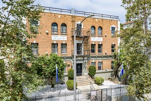Kenmore Park in Los Angeles, CA - Building Photo