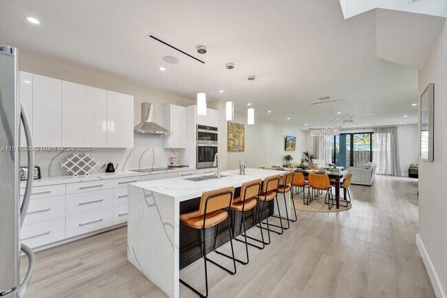 1101 NE 16th Ter in Fort Lauderdale, FL - Foto de edificio - Building Photo