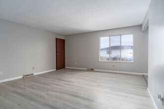 Thomas White Apartments* in Saginaw, MI - Foto de edificio - Interior Photo