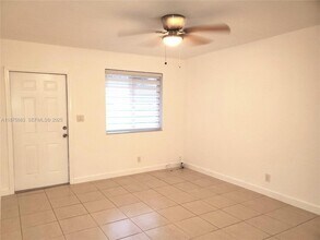 26 SE 3rd Terrace in Dania Beach, FL - Foto de edificio - Building Photo