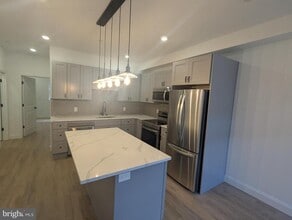 2050 Fairmount Ave in Philadelphia, PA - Building Photo - Building Photo