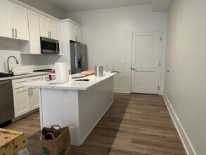 468 W Fountain St in Providence, RI - Building Photo - Building Photo