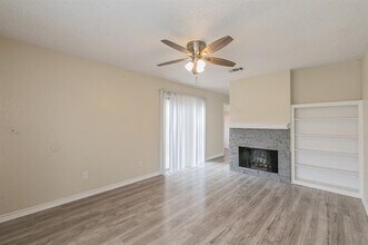 2760 Parkchester Dr in Arlington, TX - Building Photo - Building Photo