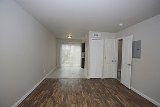 Park Place Townhomes in Atlanta, GA - Building Photo - Interior Photo