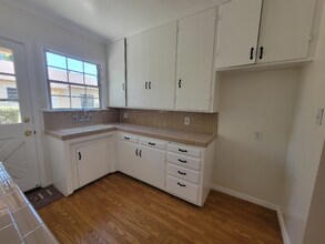 13644 Leadwell St in Los Angeles, CA - Building Photo - Building Photo