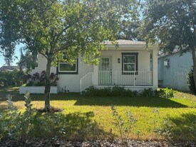5036 22nd Ave N in St. Petersburg, FL - Building Photo