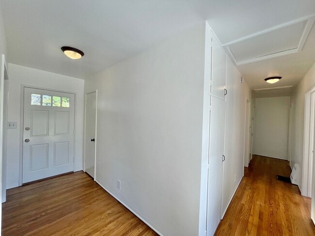 1561 Glendon Ave in Los Angeles, CA - Building Photo - Building Photo