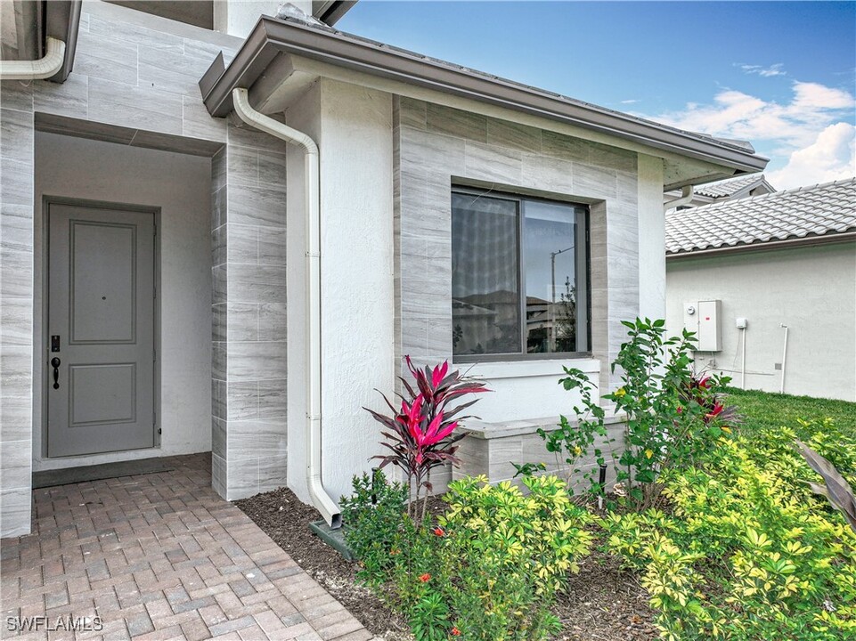 5242 Nevola Ave in Ave Maria, FL - Foto de edificio