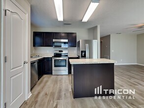 1608 Fitzgerald Dr in Dundee, FL - Building Photo - Building Photo