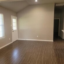 106 Casa Linda St in Ennis, TX - Building Photo - Building Photo