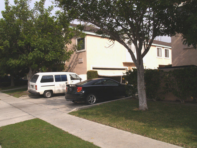 14752 Adams St in Midway City, CA - Foto de edificio - Building Photo