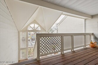 8 White Oak Ct in Howell, NJ - Building Photo - Building Photo