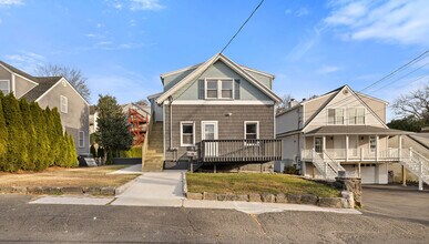 42 Gerry St in Greenwich, CT - Building Photo - Building Photo