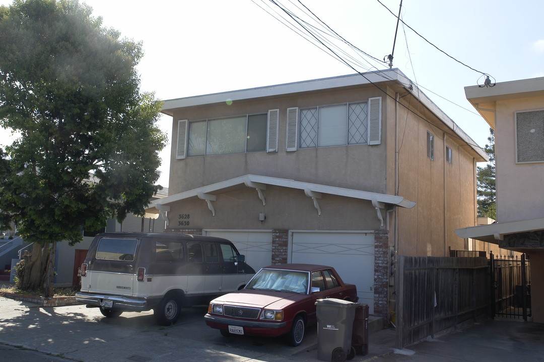 3628-3630 Magee Ave in Oakland, CA - Building Photo