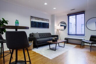 1020 16th St NW in Washington, DC - Building Photo - Building Photo