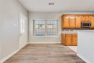 739 Harbour Town Dr in Lake Dallas, TX - Building Photo - Building Photo