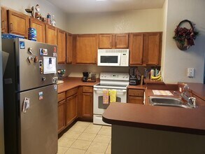 8102 Lillies Way in Orlando, FL - Building Photo - Building Photo