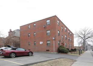 SBM Collins LLC 186 in Hartford, CT - Building Photo - Building Photo