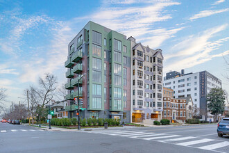 3219 Wisconsin Ave in Washington, DC - Building Photo - Building Photo