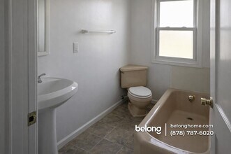 1726 Warriors Rd in Pittsburgh, PA - Building Photo - Building Photo