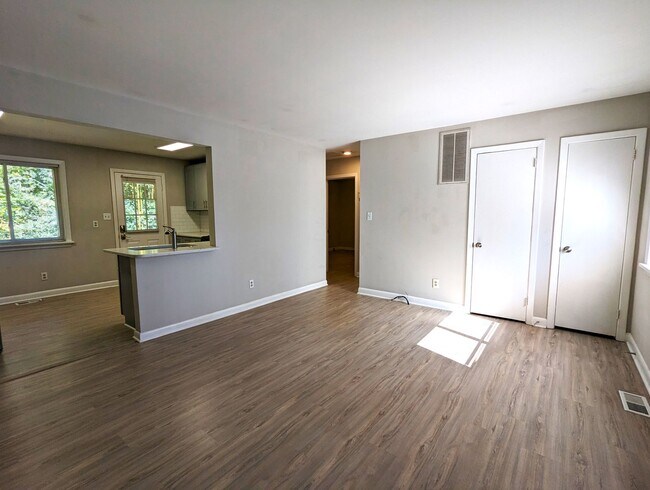 3906 Lexington Dr in Raleigh, NC - Building Photo - Building Photo