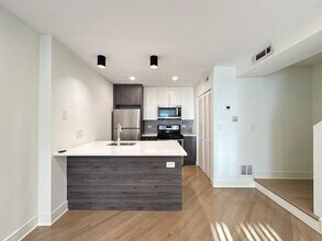 949 W Grace St in Chicago, IL - Building Photo - Building Photo