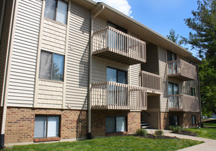 Forest Creek Apartments in Middletown, OH - Foto de edificio - Building Photo