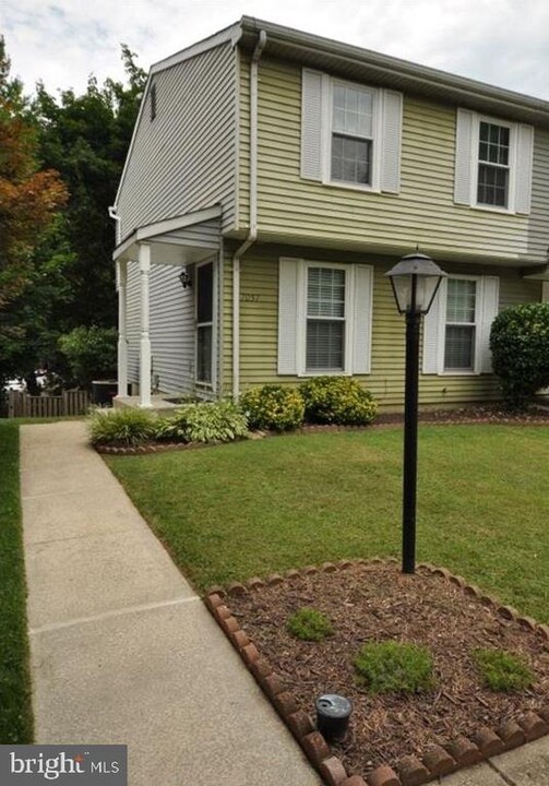 7057 Melting Shadows Ln in Columbia, MD - Building Photo