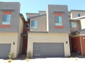 3360 Santa Verdiana St in Henderson, NV - Building Photo