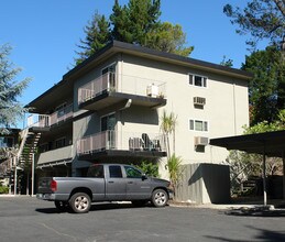 3601-3601A Happy Valley Rd in Lafayette, CA - Building Photo - Building Photo