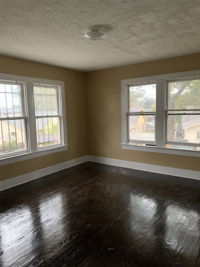 property at 2317 Wilshire St