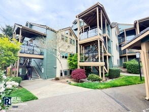 3008 N Narrows Dr in Tacoma, WA - Building Photo - Building Photo
