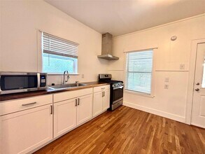 1205 Leona St in Austin, TX - Building Photo - Building Photo