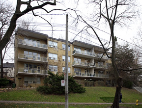 159-221 Russell Hill Rd in Toronto, ON - Building Photo - Building Photo