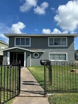 1102 Winnie St in Galveston, TX - Building Photo