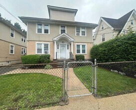 14 Van Cott Ave in Hempstead, NY - Building Photo - Building Photo