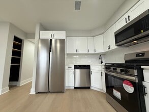 310 Jackson St in Philadelphia, PA - Building Photo - Building Photo