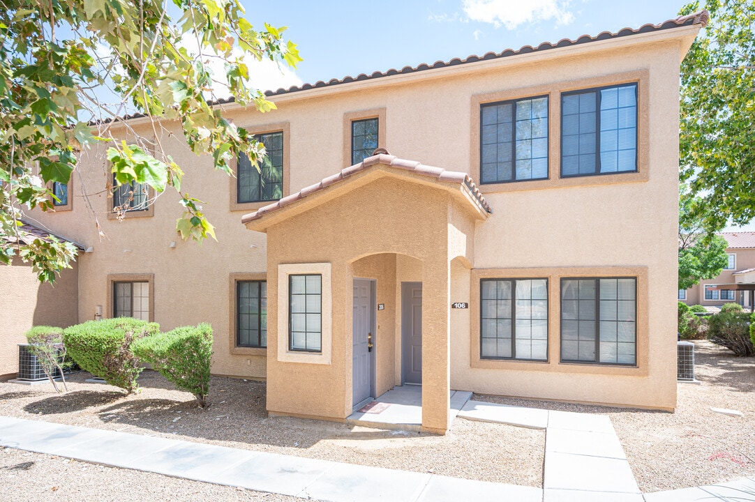 2010 Rancho Lake Dr in Las Vegas, NV - Building Photo