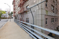 Parkcrest East in Yonkers, NY - Building Photo - Building Photo