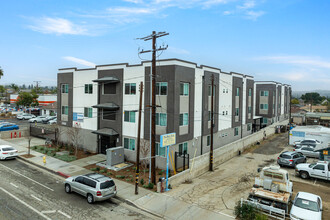 The Cove Apartments in Covina, CA - Building Photo - Building Photo