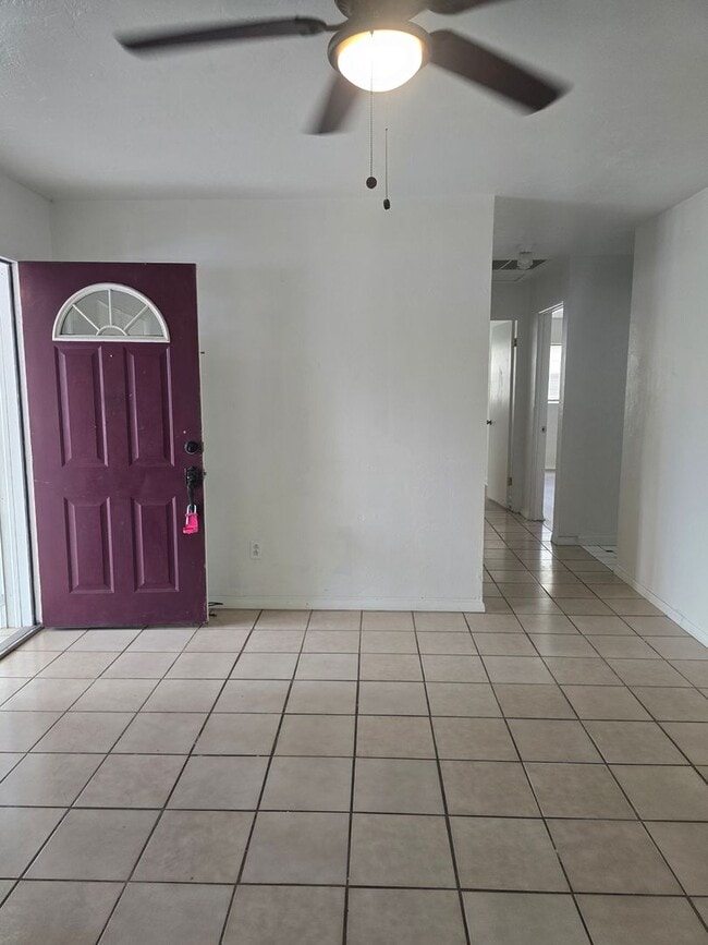 property at 1905 E Linda St