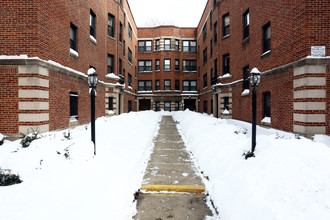 6437 N Hamilton Ave in Chicago, IL - Foto de edificio - Building Photo