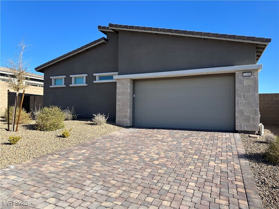 12488 Primrose Grv Ln in Las Vegas, NV - Building Photo