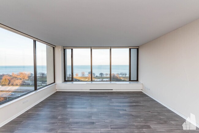 5455 N Sheridan Rd, Unit 3310 in Chicago, IL - Building Photo - Building Photo