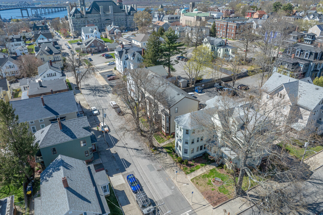 Highland Terrace Condominiums in Fall River, MA - Building Photo