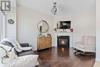 45 Deneb St in Barrie, ON - Building Photo - Building Photo