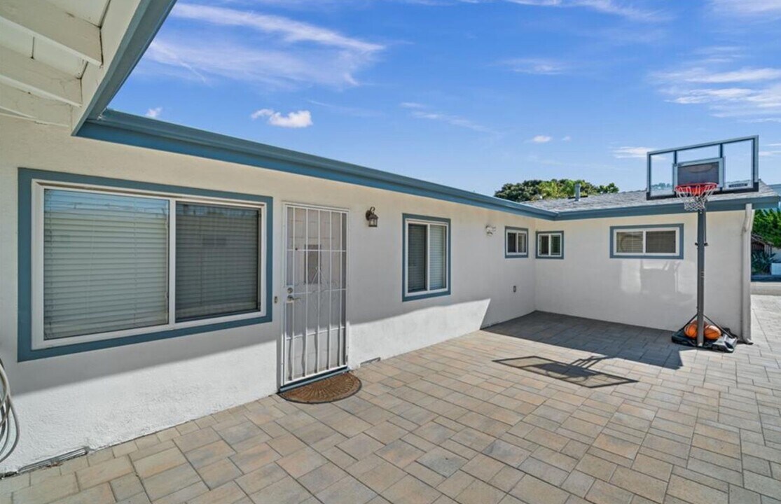 248 Avenida Cabrillo in San Clemente, CA - Building Photo