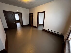 1921 Market St in Harrisburg, PA - Foto de edificio - Building Photo