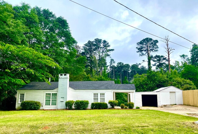 641 Azalea Dr