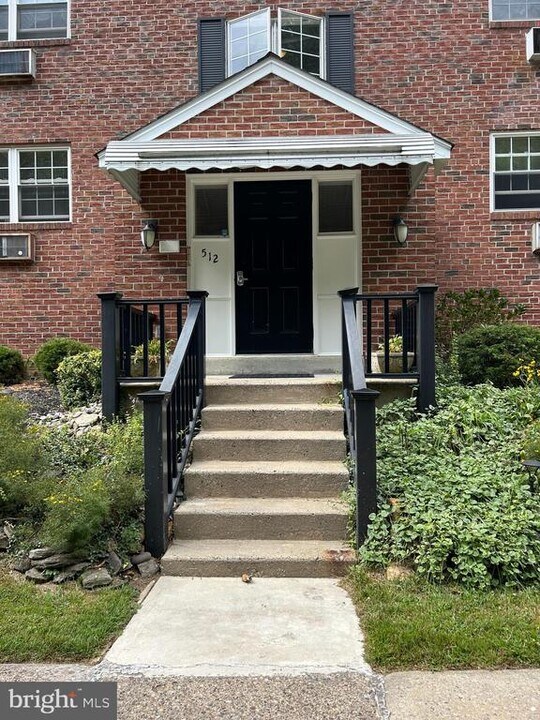 512 Stidman Dr in Springfield, PA - Building Photo